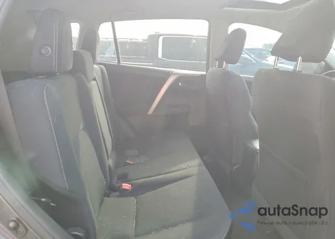 2015 Toyota Rav4 Xle z USA, uszkodzony, nr VIN 2T3WFREVXFW157766